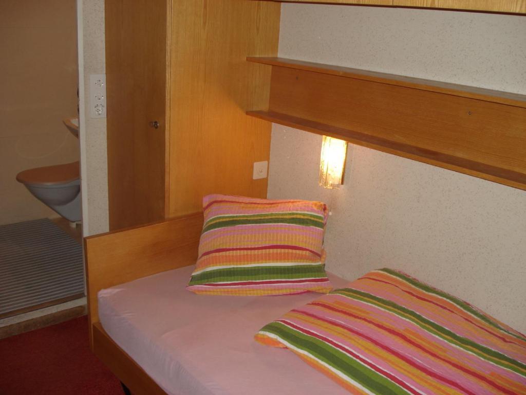 Adrenalin Backpackers Hostel Braunwald Habitación foto